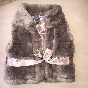 Baby Gap faux fur vest 6-12 months girl